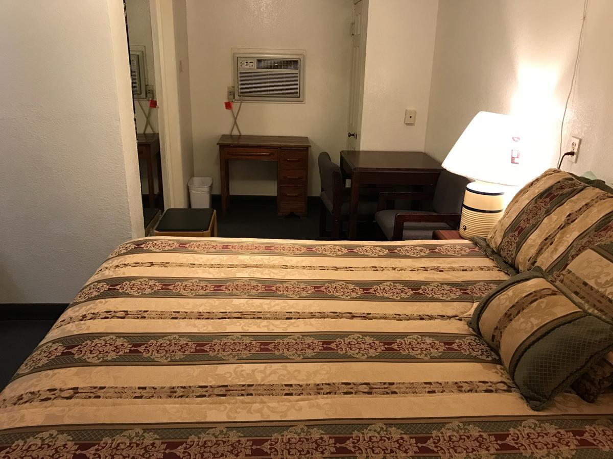 Budget Inn Of Brownfield 外观 照片